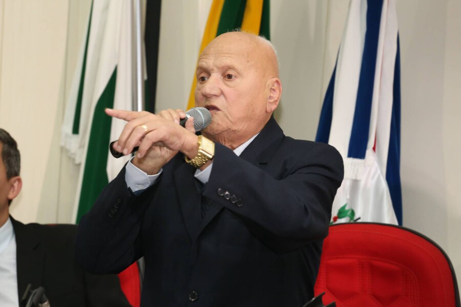 sessao-solene-entrega-de-titulo-a-joao-goncalves-de-medeiros
