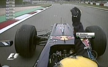 australiano-mark-webber-vibra-com-primeira-vitoria-na-formula-1