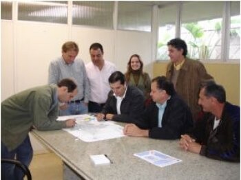alguns-dos-vereadores-reuniram-se-com-o-prefeito-vice-prefeito-e-o-engenheiro-de-trafego-para-apresentar-propostas-para-o-transito-de-marialva
