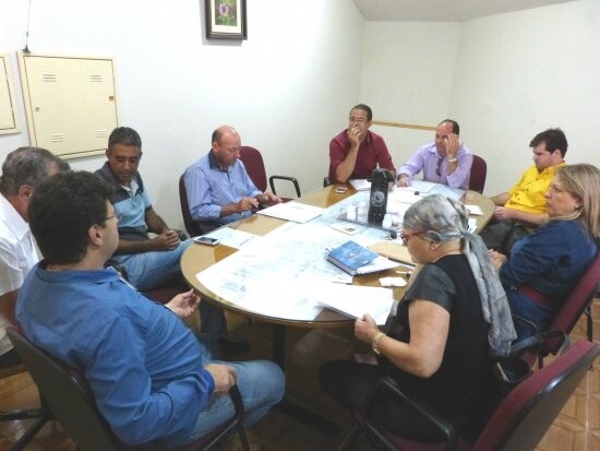 vereadores-votam-tres-projetos-de-lei-na-sessao-extraordinaria-desta-segunda
