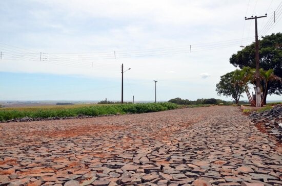 secretario-da-seab-explica-andamento-das-obras-nas-estradas-professor-paulinho-e-jacana