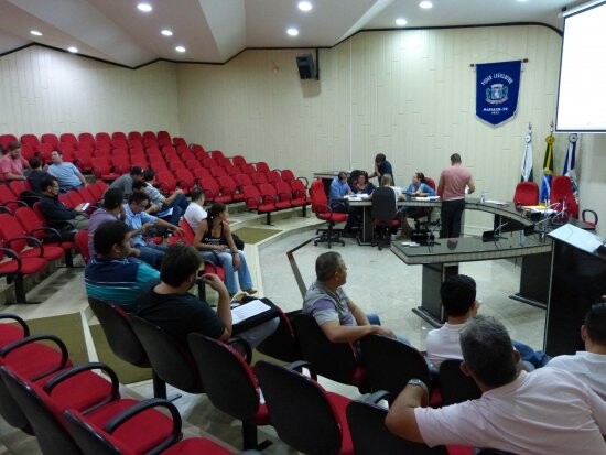 camara-realiza-pregao-presencial