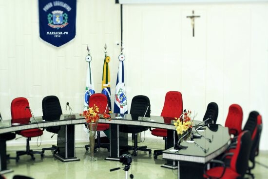 renovacao-de-vereadores-na-camara-e-de-77