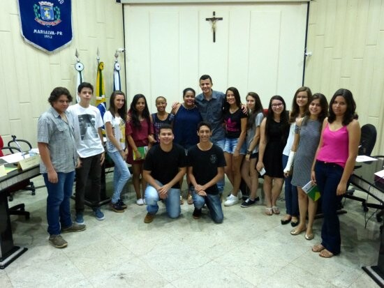 alunos-diterores-e-vereadores-discutem-pontos-positivos-e-negativos-do-projeto-piloto-camara-jovem
