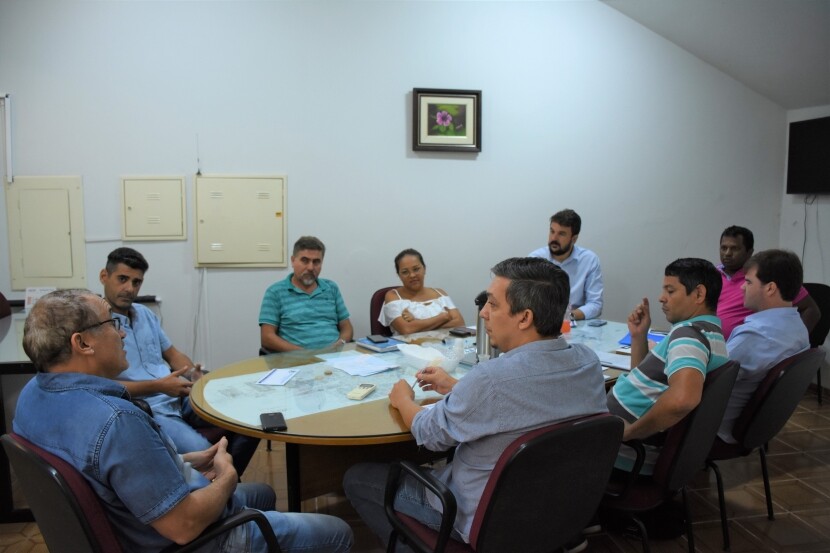 vereadores-discutem-o-recolhimento-de-cavalos-soltos-nas-ruas