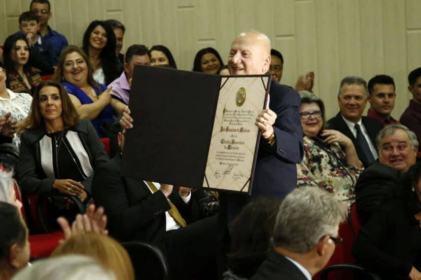 ex-vereador-joao-porquinho-recebe-titulo-de-cidadao-honorario-de-marialva
