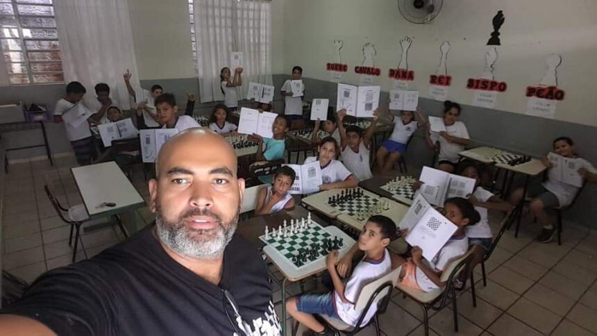 professor-do-projeto-xadrez-na-escola-e-homenageado