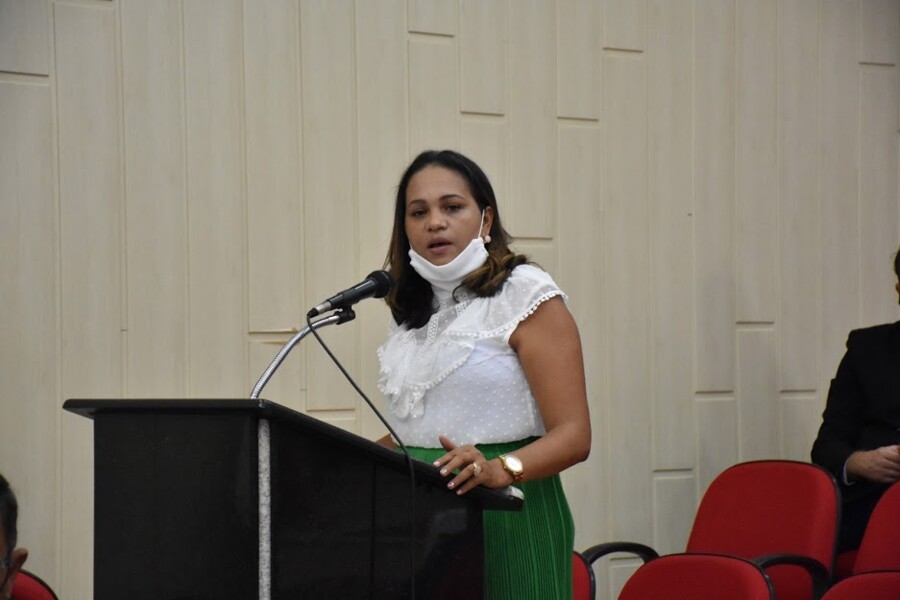 vereadora-josiane-solicita-apoio-psicologico-para-profissionais-da-saude-e-familiares-de-pacientes-com-covid-19